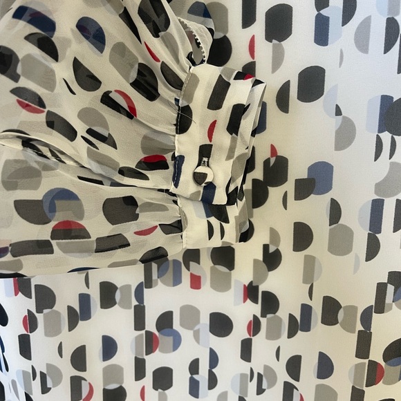 WHBM Ruffle Front Pullover blouse - 10 - Picture 4 of 7